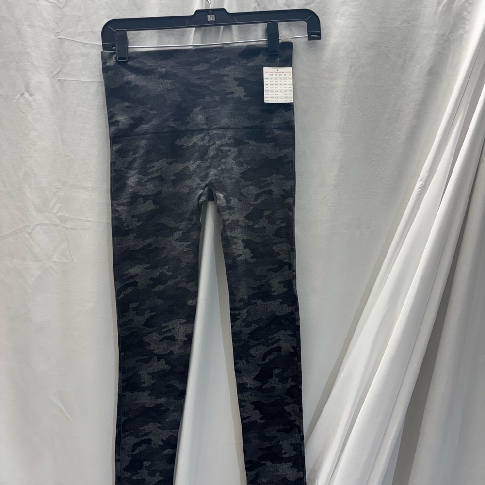 High-Waist Black Camo Leggings for Women
